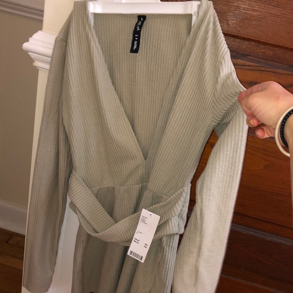 UO urban outfitters low neck romper - Picture 2 of 2